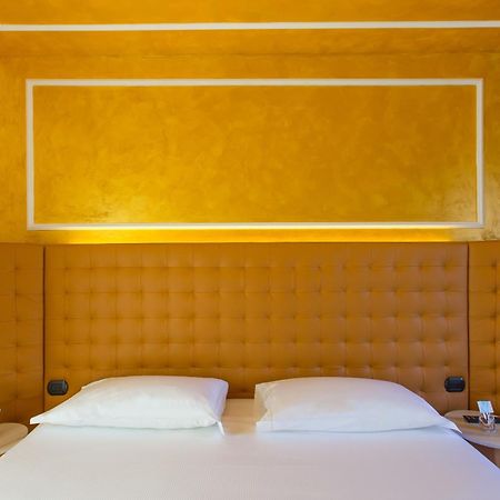 Hotel Al Campanile - Luxury Suites & Apartments Baveno Exterior photo
