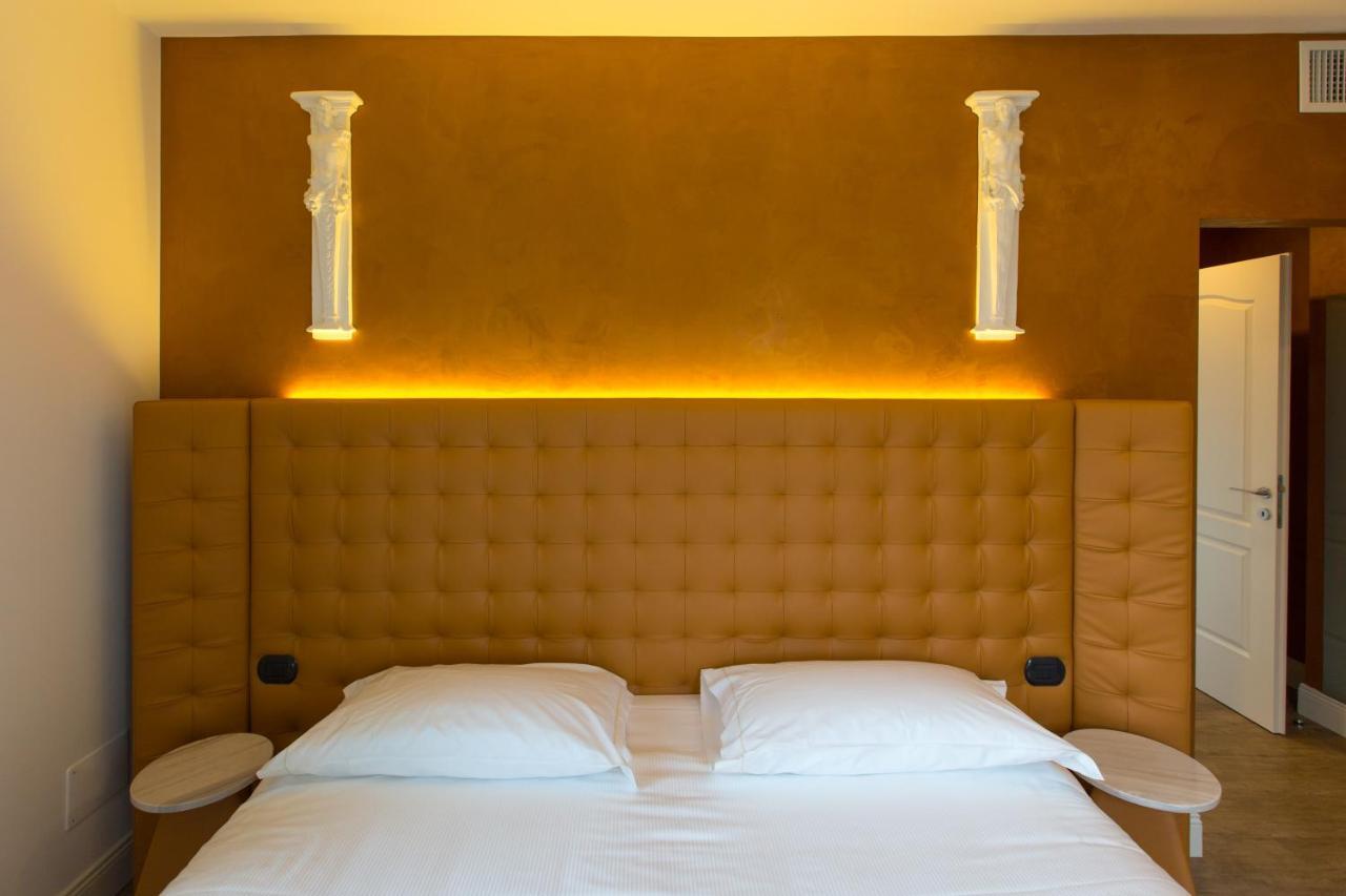 Hotel Al Campanile - Luxury Suites & Apartments Baveno Exterior photo