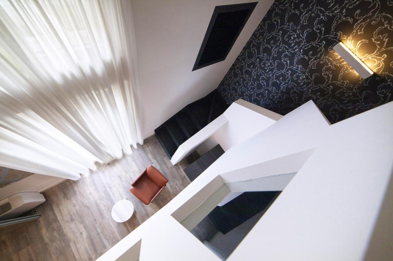 Hotel Al Campanile - Luxury Suites & Apartments Baveno Exterior photo