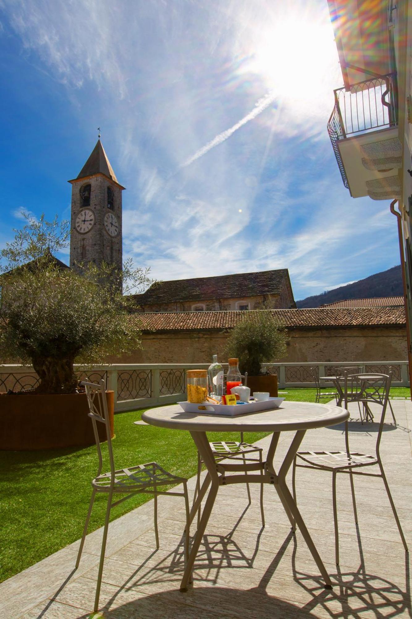 Hotel Al Campanile - Luxury Suites & Apartments Baveno Exterior photo