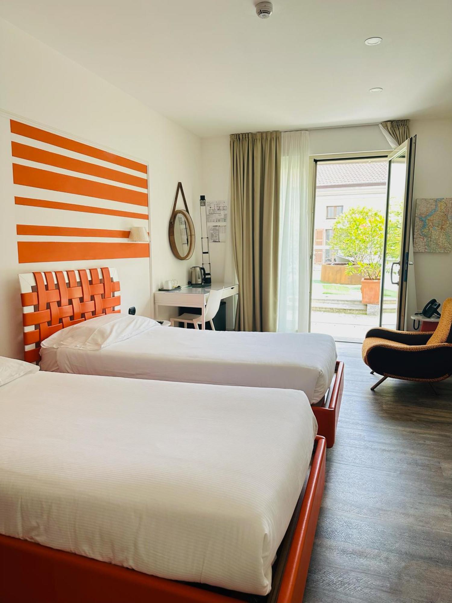 Hotel Al Campanile - Luxury Suites & Apartments Baveno Exterior photo