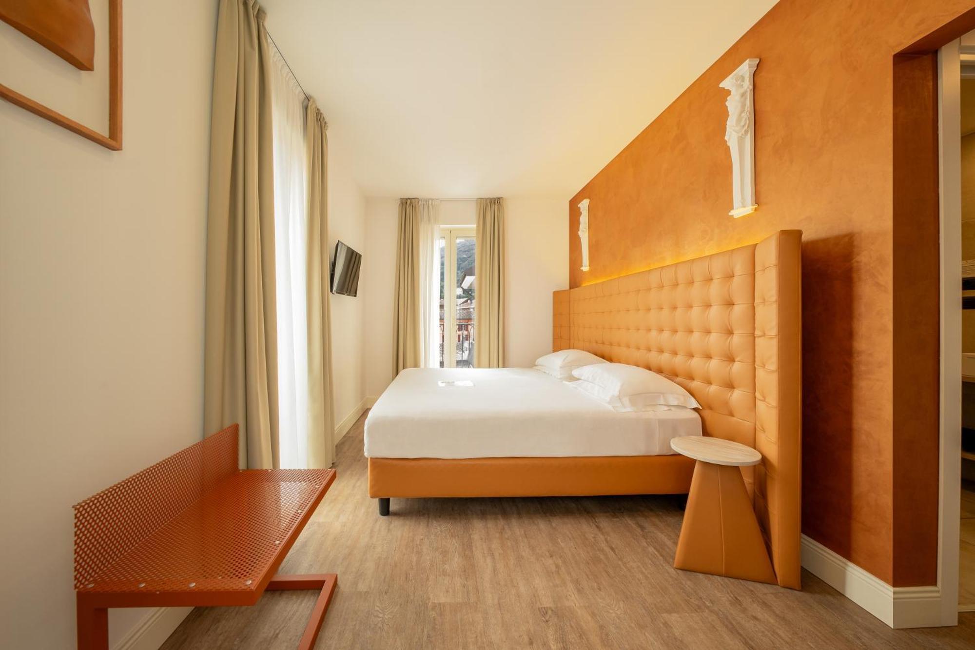 Hotel Al Campanile - Luxury Suites & Apartments Baveno Exterior photo