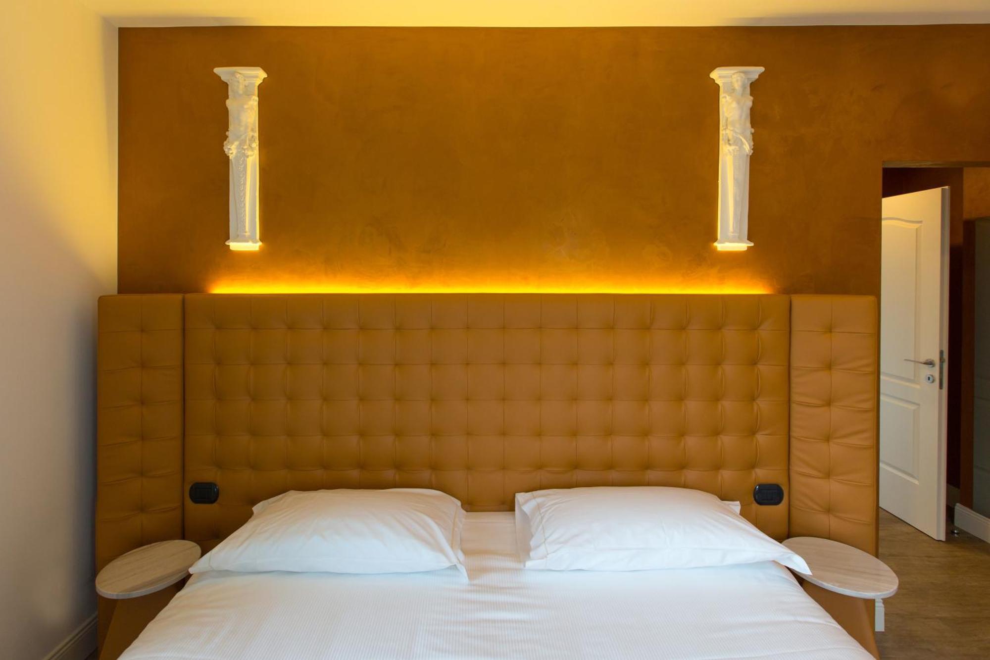 Hotel Al Campanile - Luxury Suites & Apartments Baveno Exterior photo