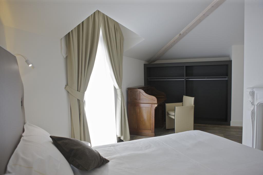 Hotel Al Campanile - Luxury Suites & Apartments Baveno Exterior photo