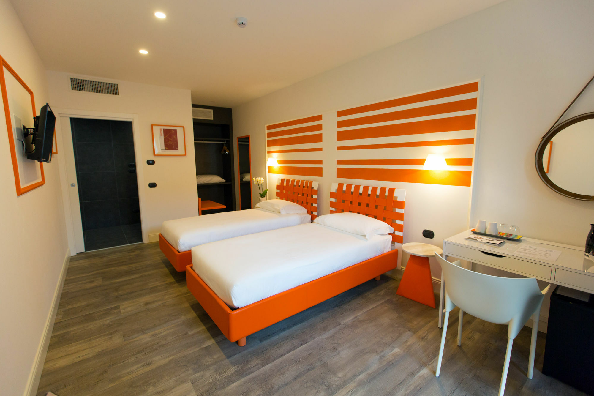 Hotel Al Campanile - Luxury Suites & Apartments Baveno Exterior photo